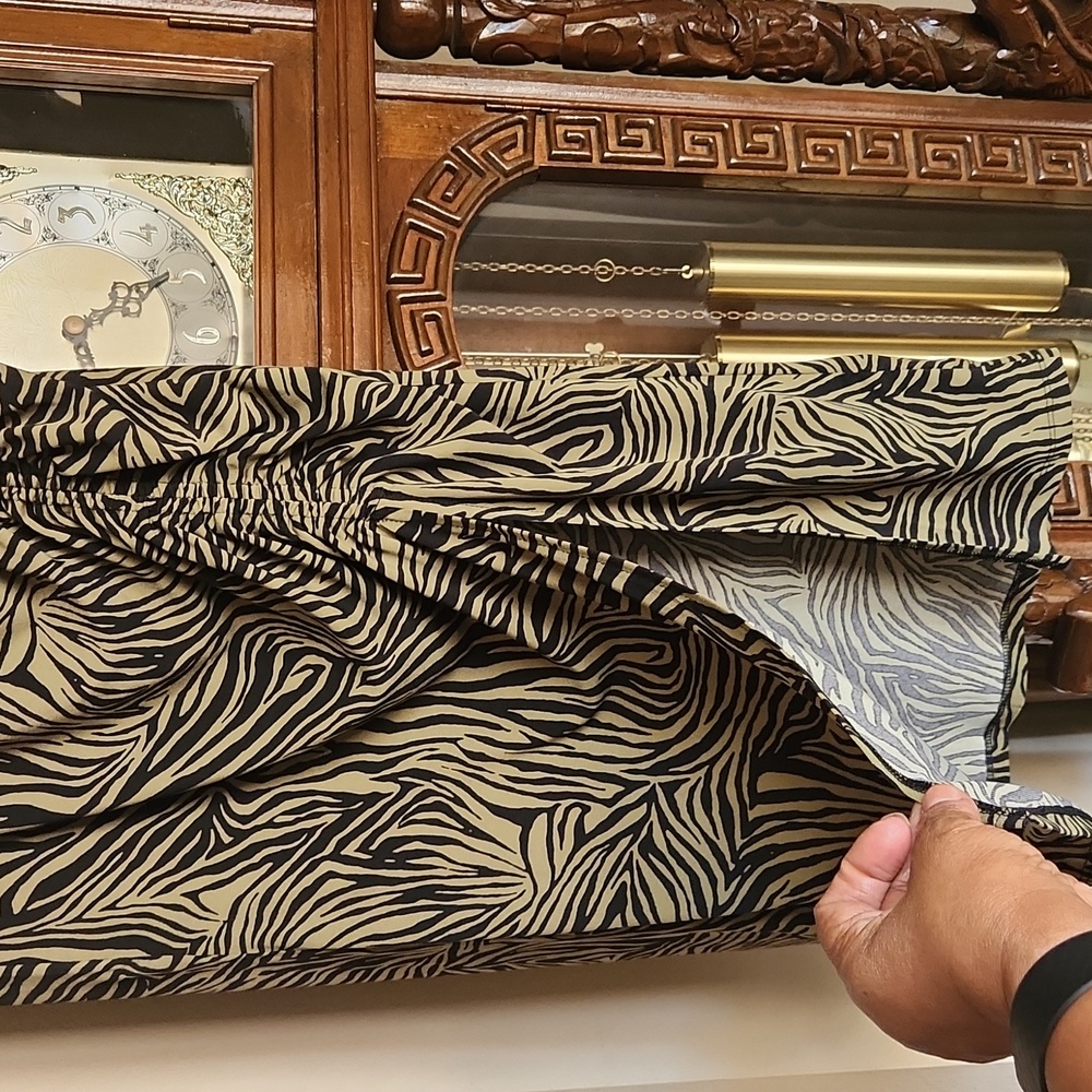 NWT, Michael Kors, Women's Olive and Black zebra print skirt, Sz M - Picture 7 of 11
